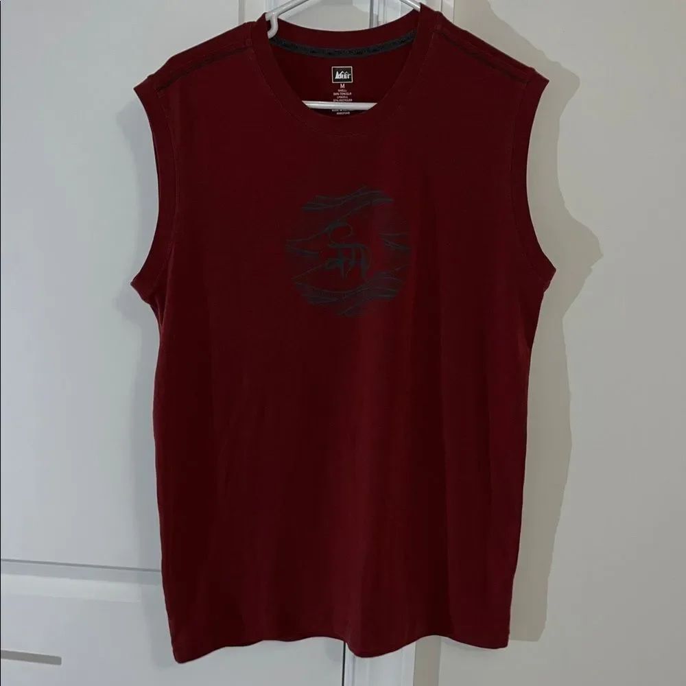 REI Yoga Red Abstract Tank Sleeveless Stretch T Shirt Print Hiking Trail Top M